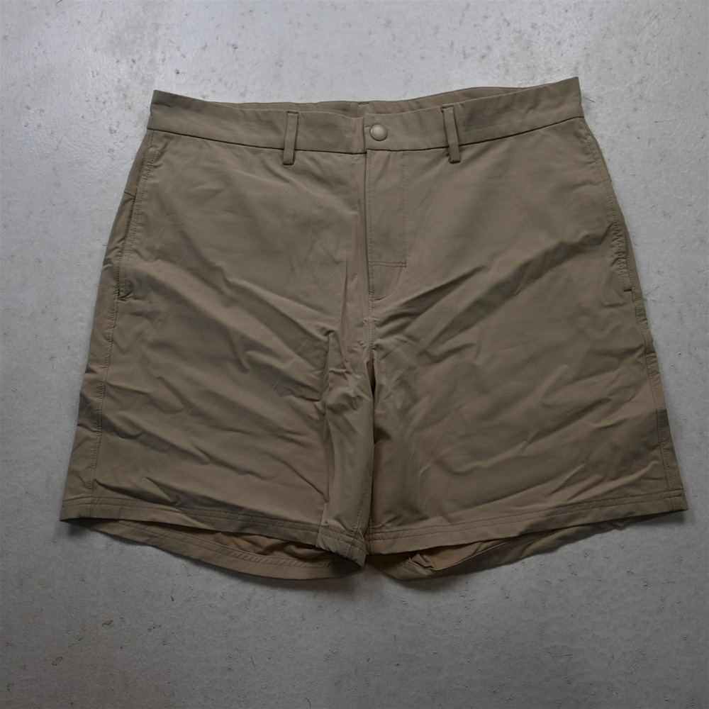 Old Navy 34x6.5" Khaki Zip Pocket Performance Golf Mens Shorts